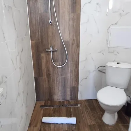 Cozy 1 Bed With Sea View & Pool * וארנה